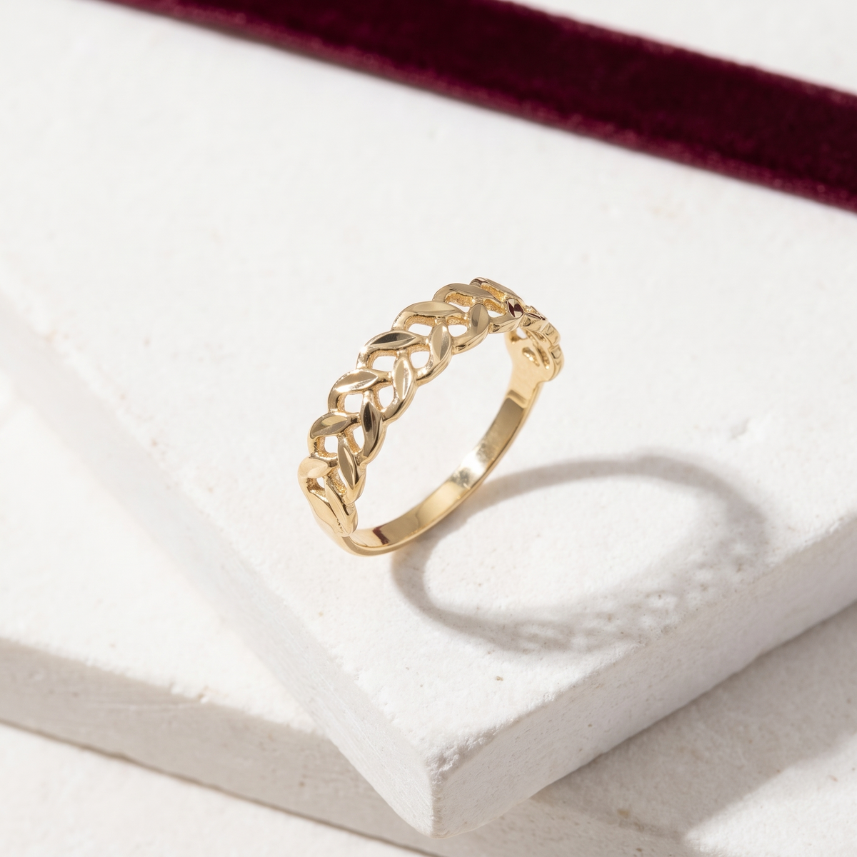 Anello Intreccio Dorato su pietra mediterranea
