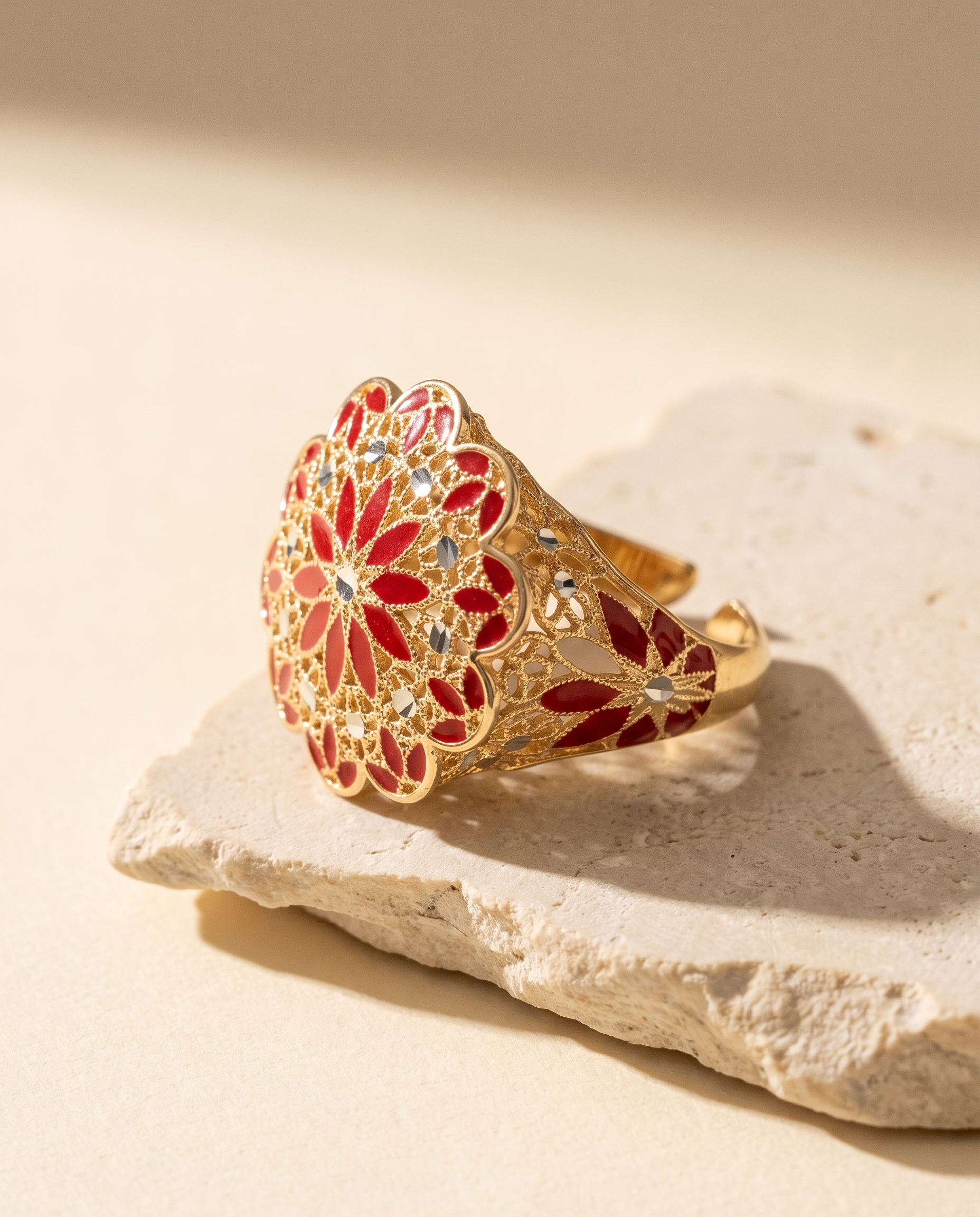 Anello Rosone Oro rosso su pietra pugliese — Settecinquanta