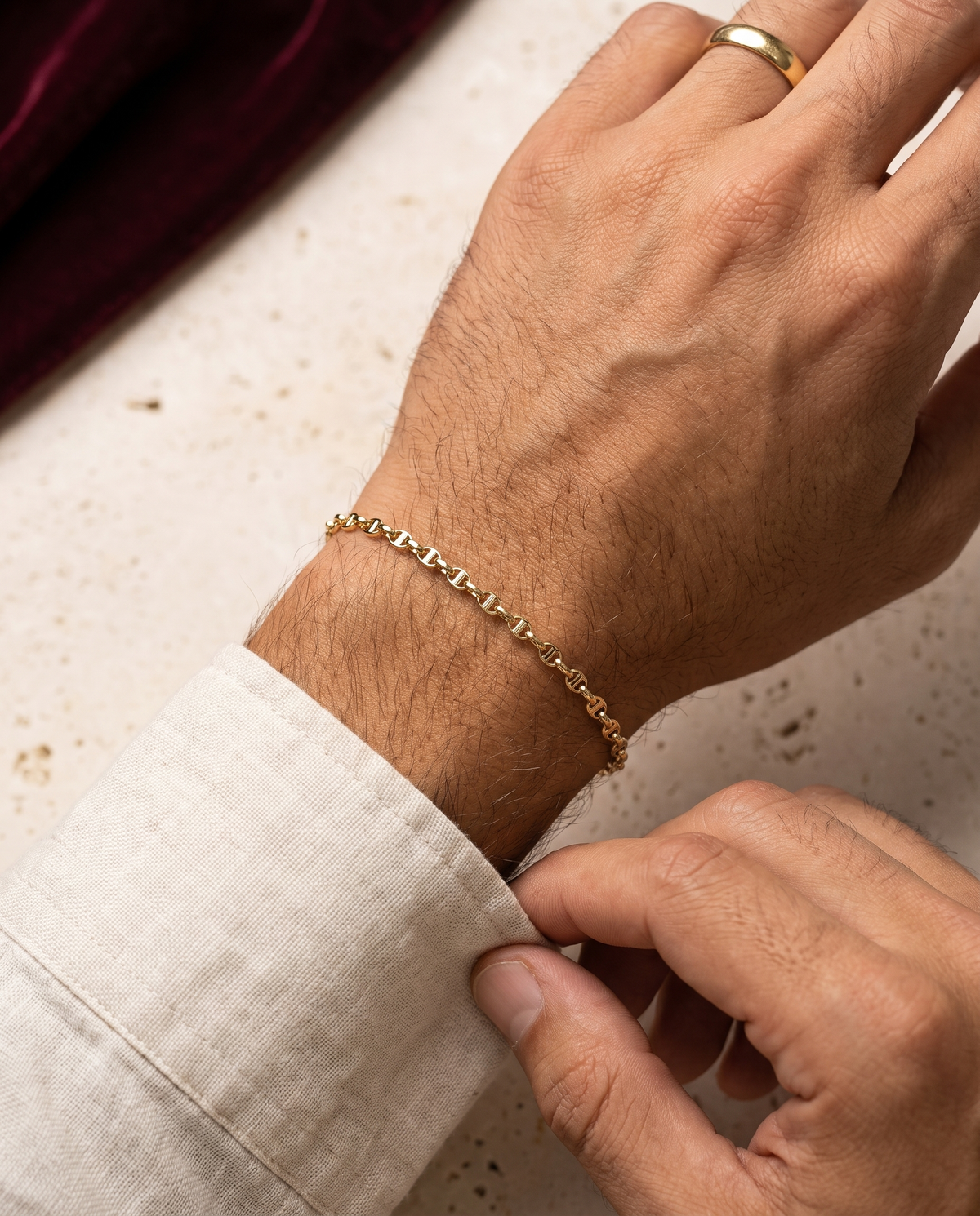 Bracciale Modulo Gold 18kt indossato da uomo