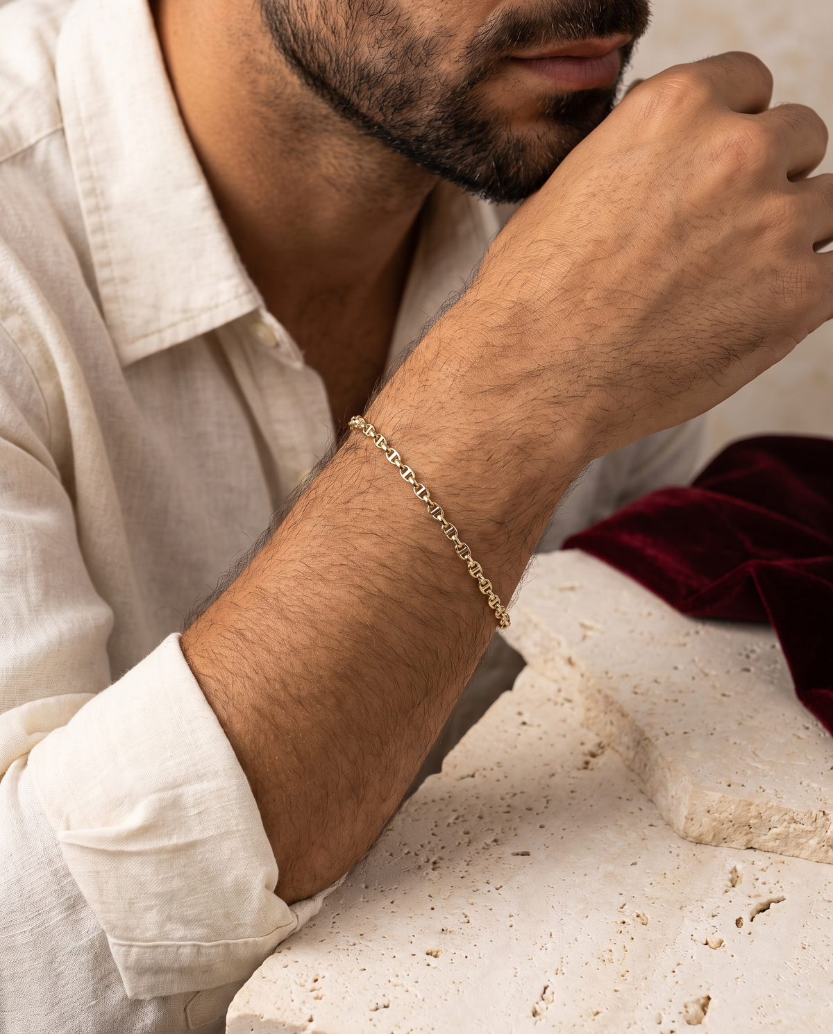Bracciale Modulo Gold 18kt indossato in stile mediterraneo
