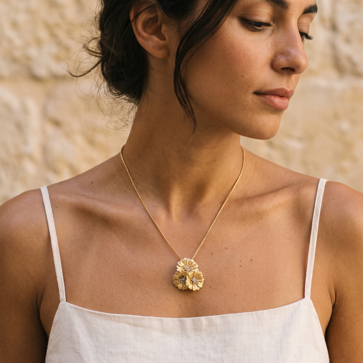 Collana Giardino indossata, proporzioni reali del pendente da 2,5 cm