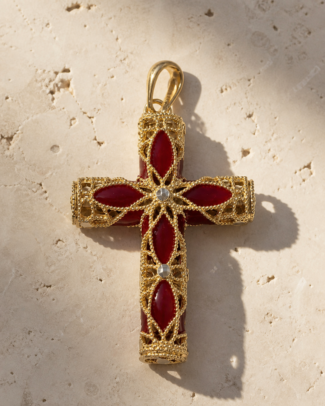 Croce Squadrata Oro Rosso — dettaglio filigrana e smalto