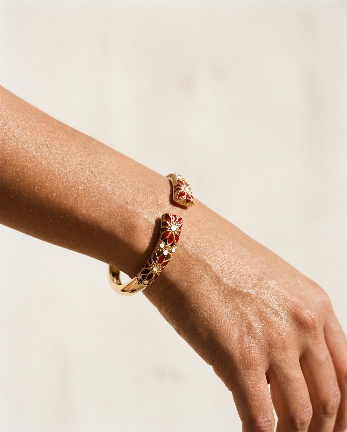 Bracciale Cattedrale Rosoni — indossato al polso