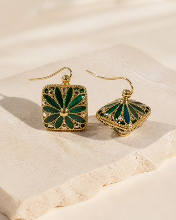 Orecchini Lantern Oro Verde su pietra chiara