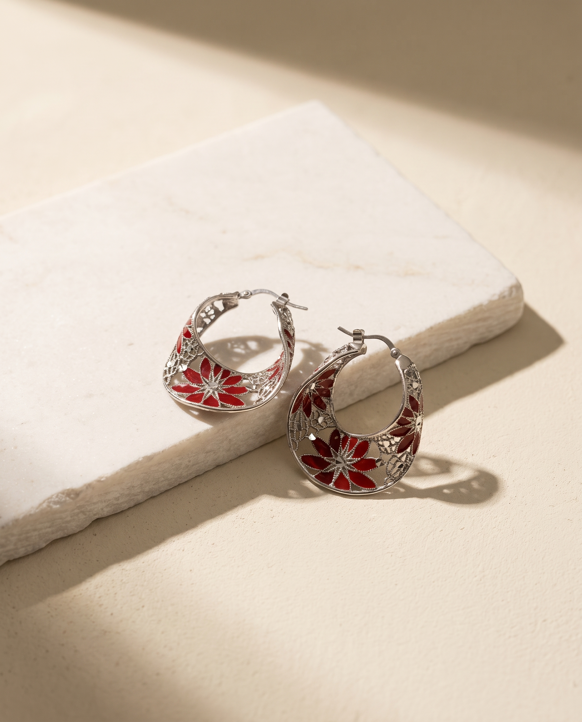 Orecchini Foulard Settecinquanta in argento e smalto rosso