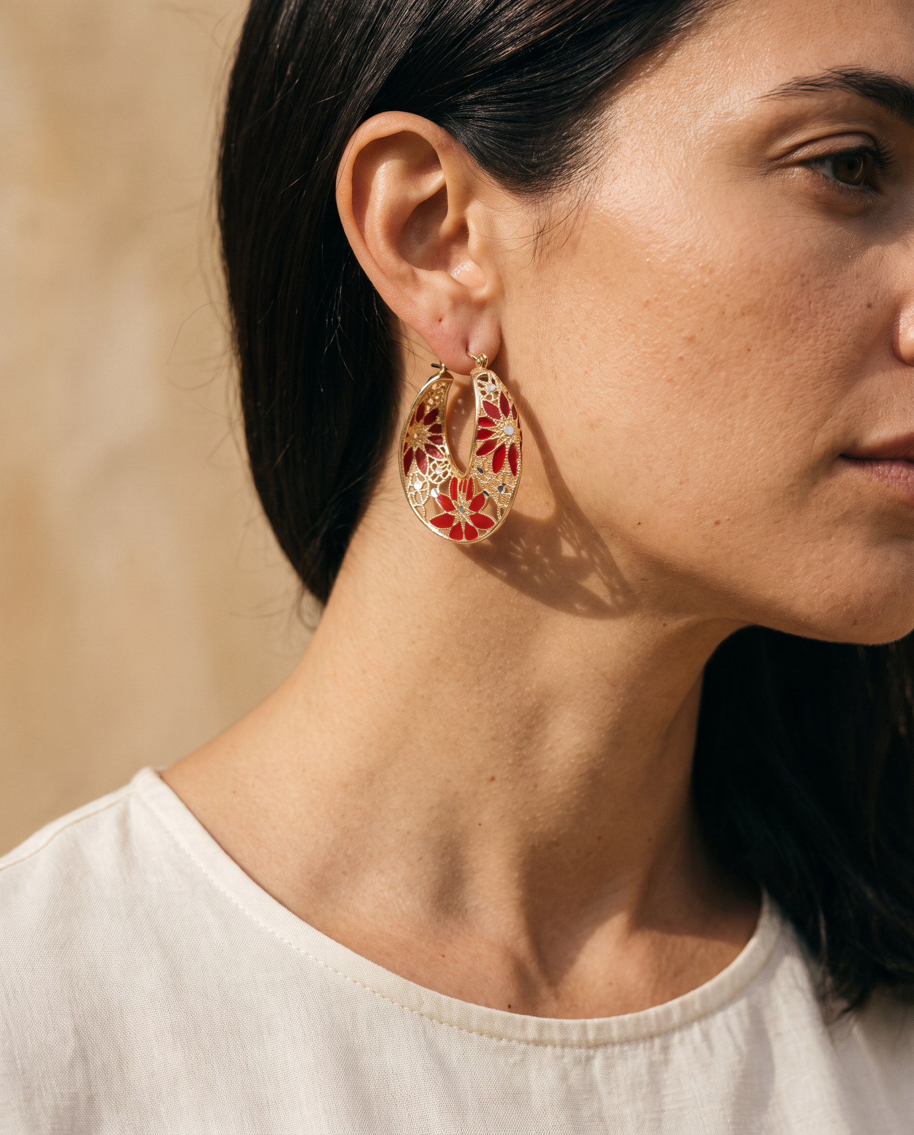 Orecchini Foulard oro e rosso indossati