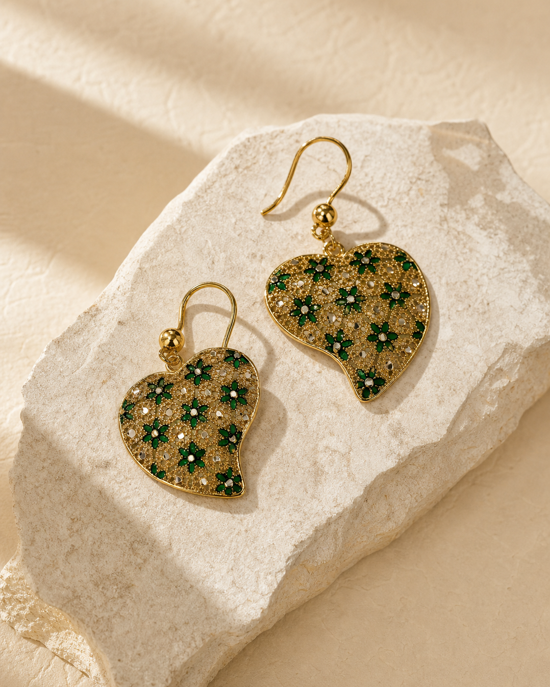 Orecchini Heart Leaf oro verde in filigrana e smalto