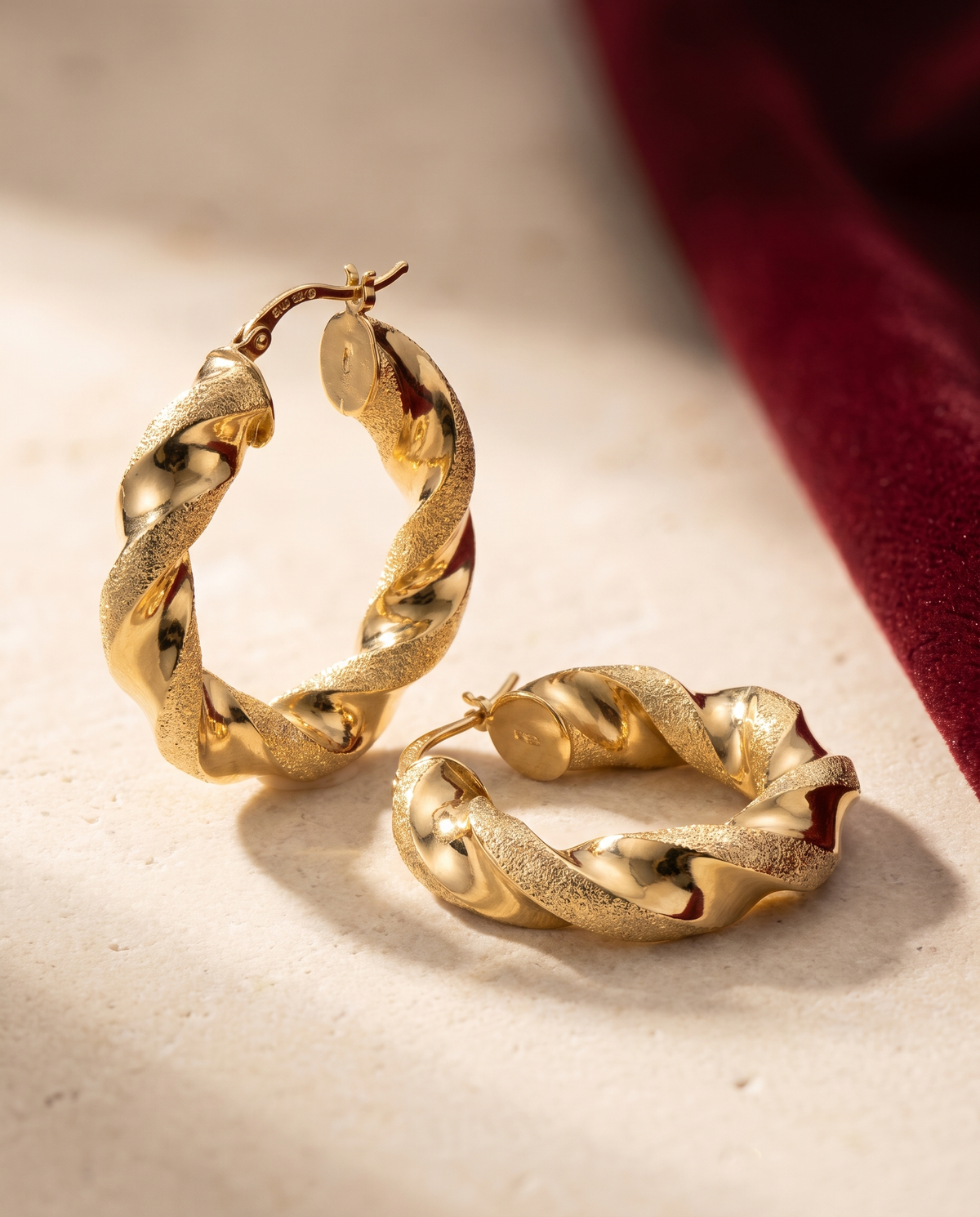 Orecchini Intreccio Gold 18kt misura Medio, profilo spesso 9 mm