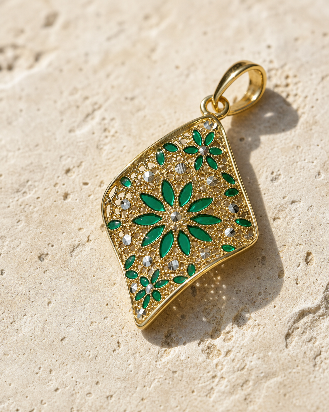 Dettaglio Pendente Round oro verde